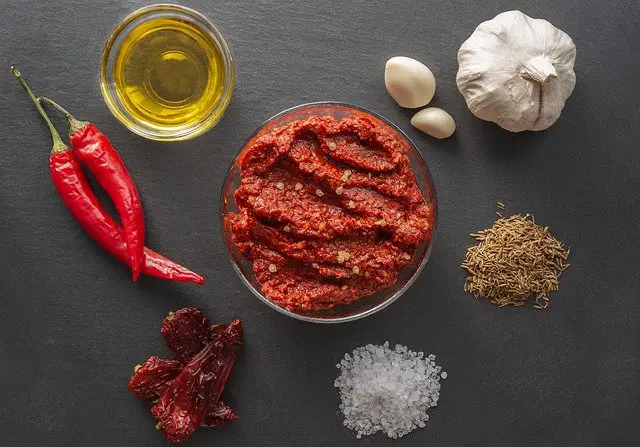 What is a harissa substitute?