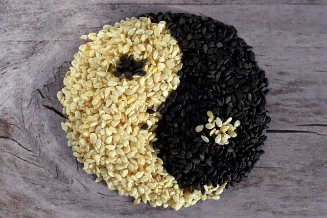 What's The Difference Between White And Black Sesame Seeds?