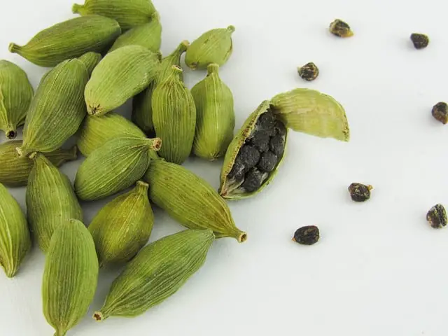 How Many Cardamom Seeds In A Pod?