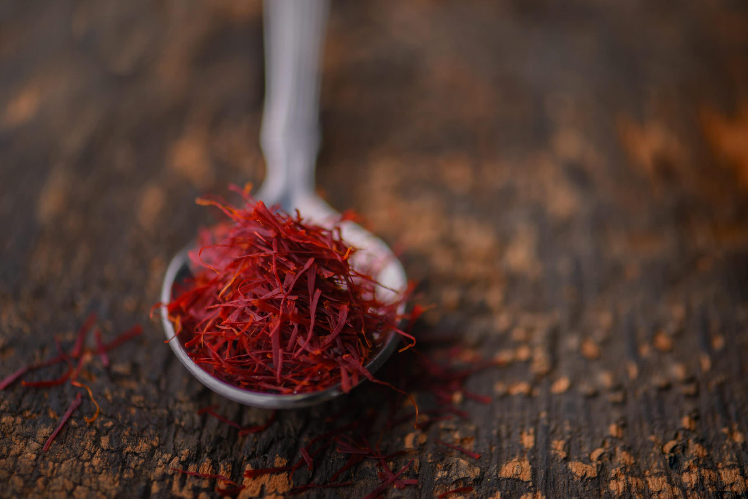 What Is the Difference Between Saffron Threads and Saffron Powder?